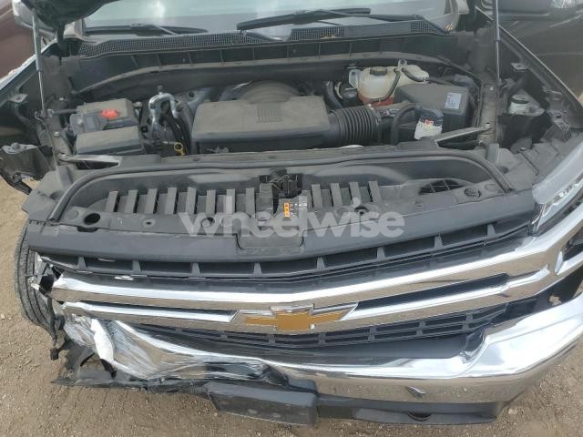 Photo 2 of 2019 CHEVROLET SILVERADO K1500 LT (VIN 1GCUYGEDXKZ185705)