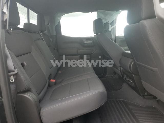 Photo 6 of 2019 CHEVROLET SILVERADO K1500 LT (VIN 1GCUYGEDXKZ185705)