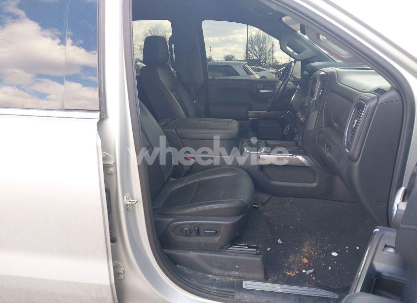 Photo 5 of 2019 Chevrolet Silverado 1500 LTZ (VIN 1GCUYGELXKZ154980)