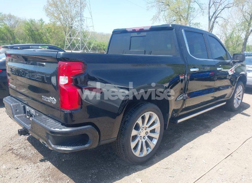 Photo 4 of 2021 Chevrolet Silverado 1500 (VIN 1GCUYHEL3MZ295544)