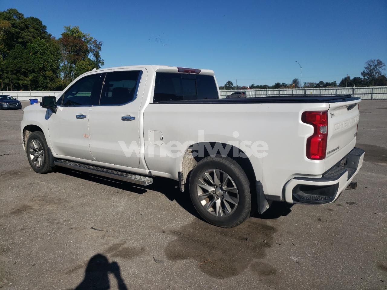 Photo 2 of 2019 CHEVROLET SILVERADO K1500 HIGH COUNTRY (VIN 1GCUYHEL5KZ230286)