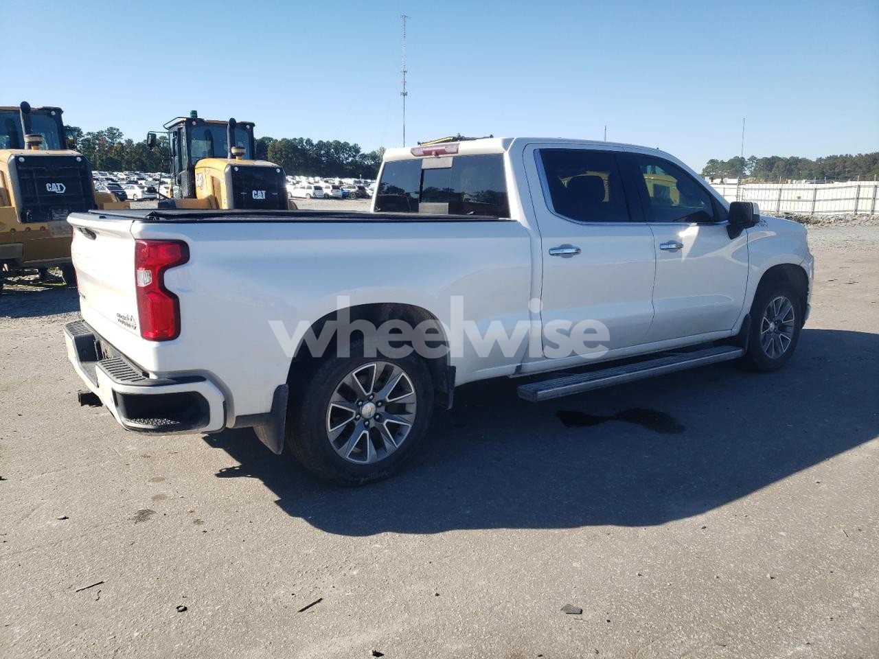 Photo 3 of 2019 CHEVROLET SILVERADO K1500 HIGH COUNTRY (VIN 1GCUYHEL5KZ230286)