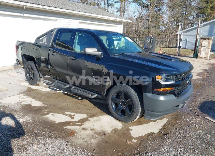 2018 Chevrolet Silverado 1500 WT (VIN 1GCVKNEC1JZ228697) main photo
