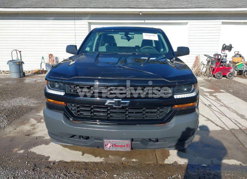 Photo 13 of 2018 Chevrolet Silverado 1500 WT (VIN 1GCVKNEC1JZ228697)