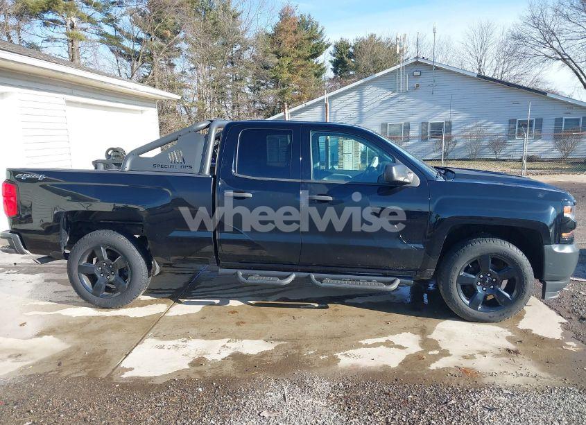 Photo 14 of 2018 Chevrolet Silverado 1500 WT (VIN 1GCVKNEC1JZ228697)
