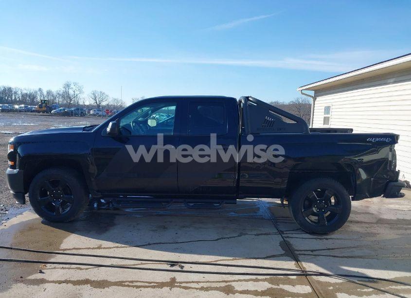 Photo 15 of 2018 Chevrolet Silverado 1500 WT (VIN 1GCVKNEC1JZ228697)