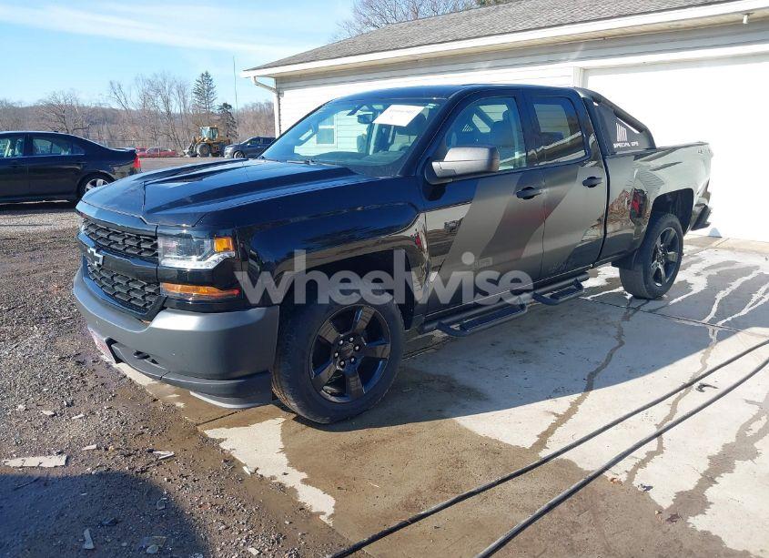 Photo 2 of 2018 Chevrolet Silverado 1500 WT (VIN 1GCVKNEC1JZ228697)