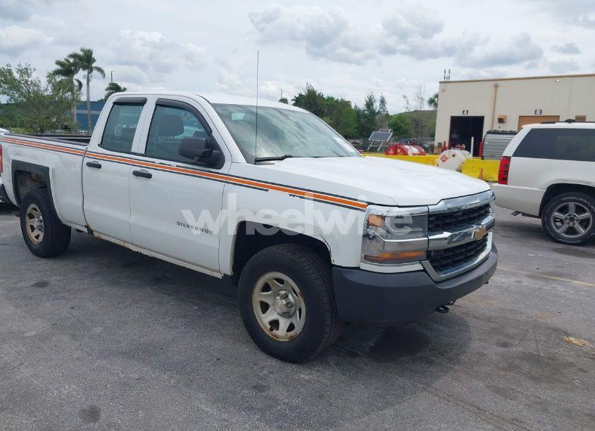 2016 Chevrolet Silverado 1500 WT (VIN 1GCVKNEC2GZ217023) main photo