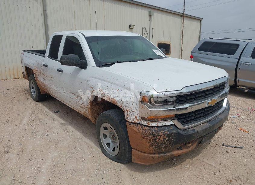 2018 Chevrolet Silverado 1500 WT (VIN 1GCVKNEC2JZ337928) main photo