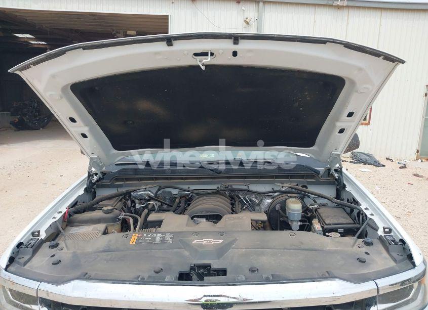 Photo 10 of 2018 Chevrolet Silverado 1500 WT (VIN 1GCVKNEC2JZ337928)