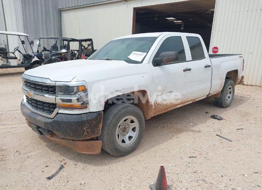 Photo 2 of 2018 Chevrolet Silverado 1500 WT (VIN 1GCVKNEC2JZ337928)