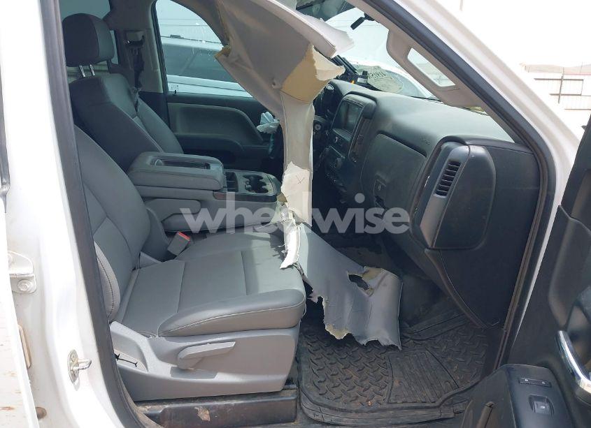 Photo 5 of 2018 Chevrolet Silverado 1500 WT (VIN 1GCVKNEC2JZ337928)