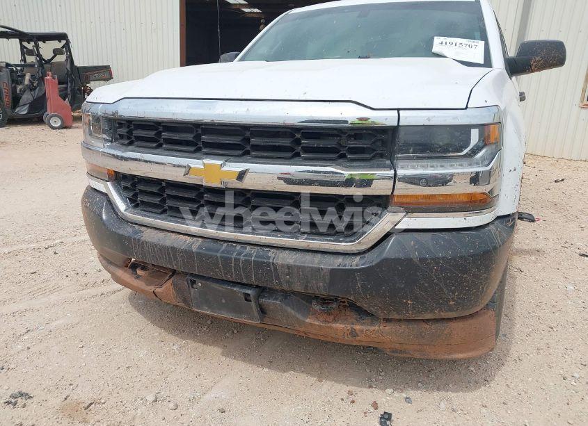 Photo 6 of 2018 Chevrolet Silverado 1500 WT (VIN 1GCVKNEC2JZ337928)