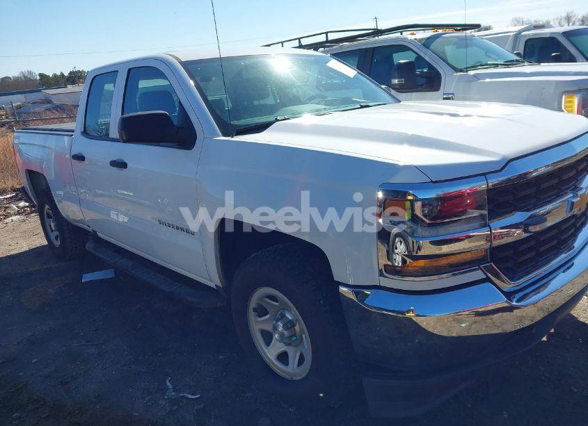 2018 Chevrolet Silverado 1500 WT (VIN 1GCVKNEC3JZ179423) main photo