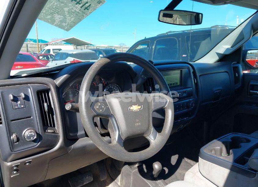 Photo 18 of 2018 Chevrolet Silverado 1500 WT (VIN 1GCVKNEC3JZ179423)