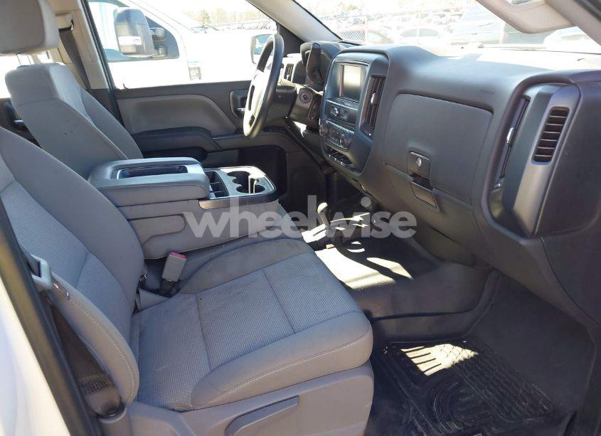 Photo 5 of 2018 Chevrolet Silverado 1500 WT (VIN 1GCVKNEC3JZ179423)