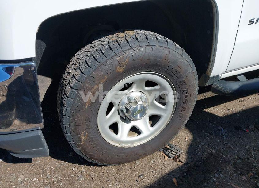 Photo 6 of 2018 Chevrolet Silverado 1500 WT (VIN 1GCVKNEC3JZ179423)