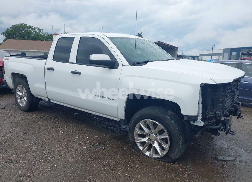 2018 Chevrolet Silverado 1500 WT (VIN 1GCVKNEC3JZ328185) main photo