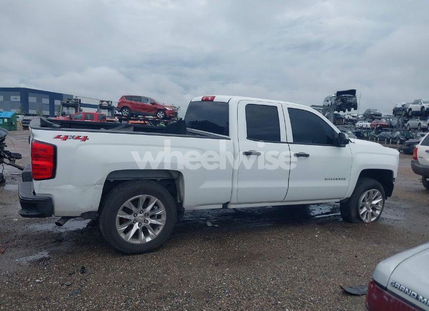 Photo 14 of 2018 Chevrolet Silverado 1500 WT (VIN 1GCVKNEC3JZ328185)