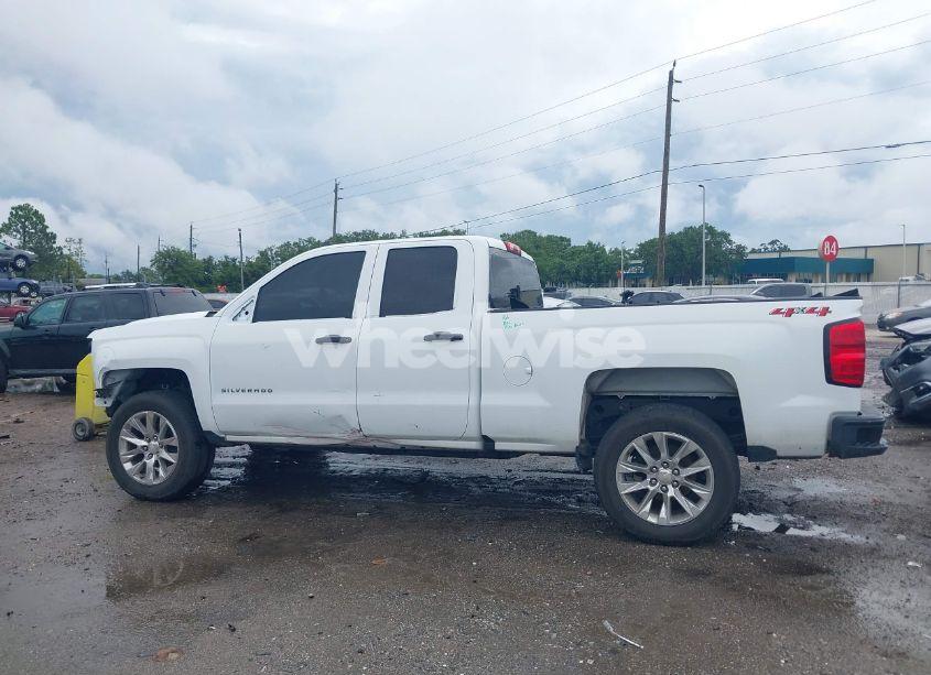 Photo 15 of 2018 Chevrolet Silverado 1500 WT (VIN 1GCVKNEC3JZ328185)