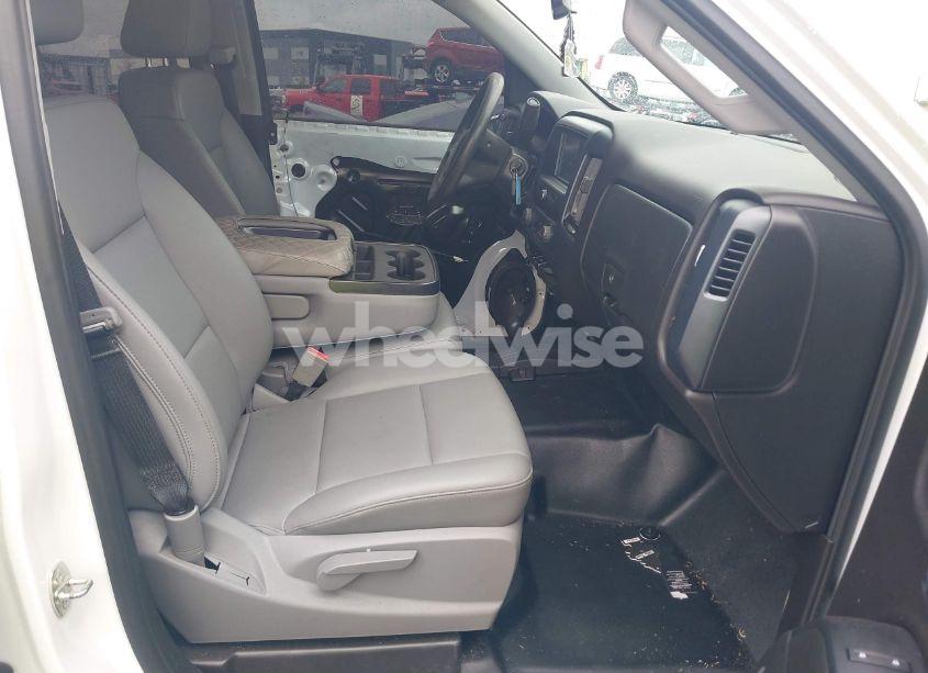 Photo 5 of 2018 Chevrolet Silverado 1500 WT (VIN 1GCVKNEC3JZ328185)