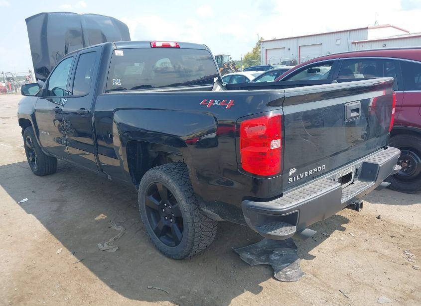 Photo 3 of 2018 Chevrolet Silverado 1500 WT (VIN 1GCVKNEC6JZ380426)