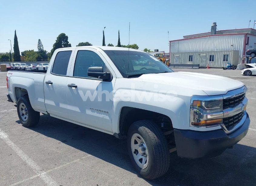2017 Chevrolet Silverado 1500 WT (VIN 1GCVKNEC7HZ365914) main photo