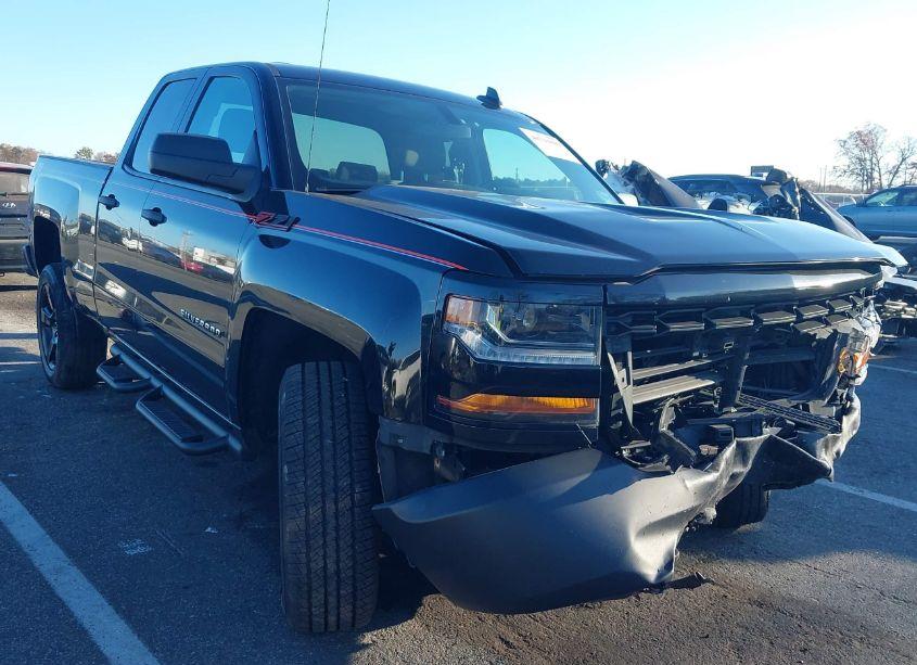 2018 Chevrolet Silverado 1500 WT (VIN 1GCVKNEC7JZ359035) main photo