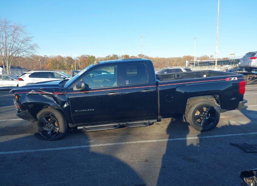 Photo 14 of 2018 Chevrolet Silverado 1500 WT (VIN 1GCVKNEC7JZ359035)