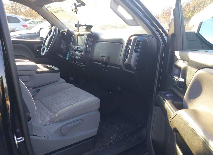 Photo 5 of 2018 Chevrolet Silverado 1500 WT (VIN 1GCVKNEC7JZ359035)