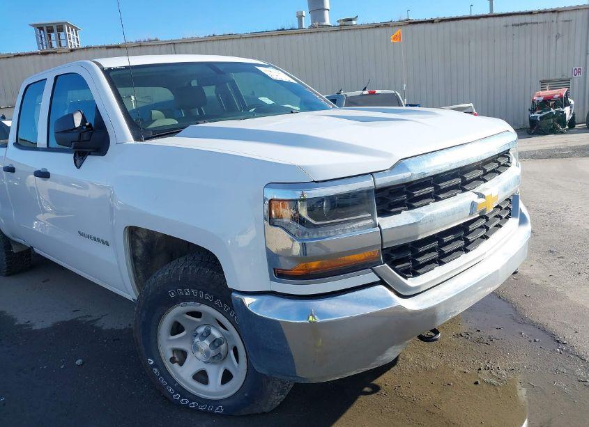 Photo 6 of 2017 Chevrolet Silverado 1500 WT (VIN 1GCVKNECXHZ240292)