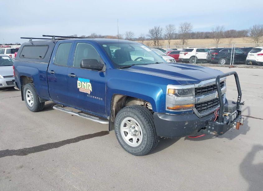 2017 Chevrolet Silverado 1500 WT (VIN 1GCVKNECXHZ372825) main photo