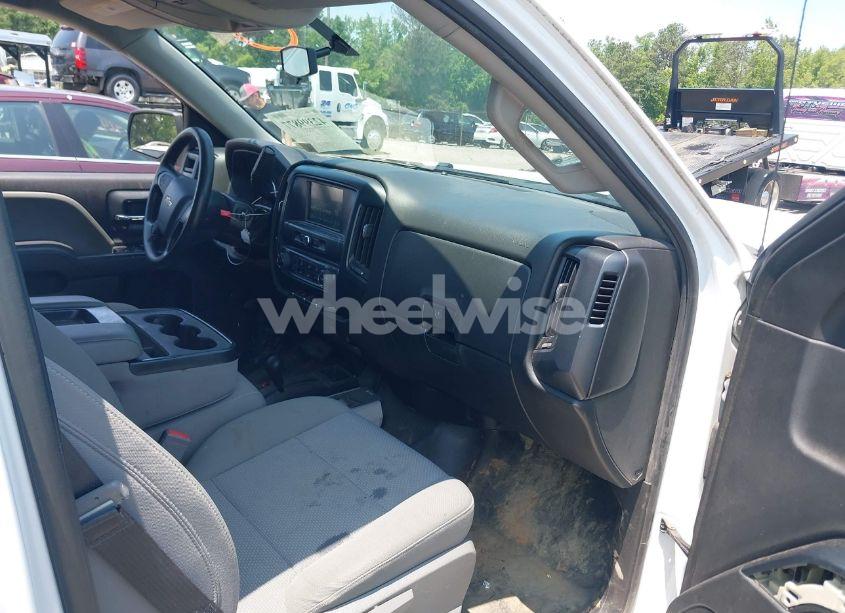 Photo 5 of 2018 Chevrolet Silverado 1500 WT (VIN 1GCVKNEH2JZ309980)