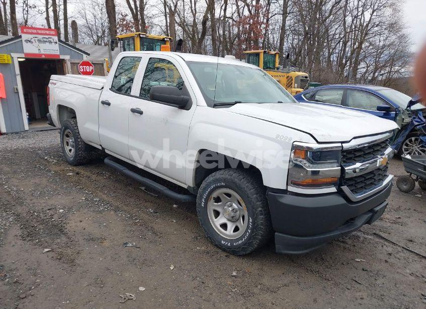 2017 Chevrolet Silverado 1500 WT (VIN 1GCVKNEH5HZ104664) main photo