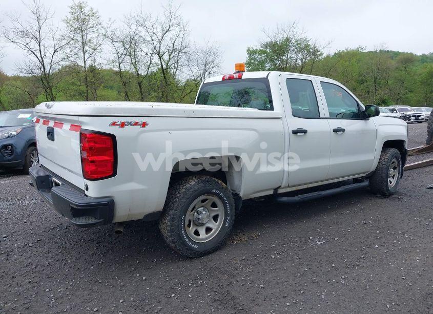 Photo 4 of 2017 Chevrolet Silverado 1500 WT (VIN 1GCVKNEH5HZ104664)