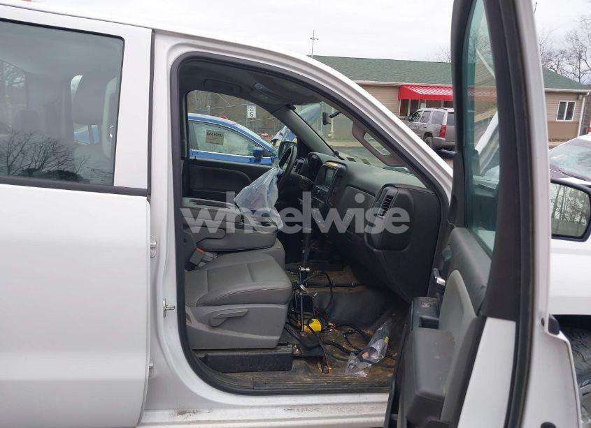 Photo 5 of 2017 Chevrolet Silverado 1500 WT (VIN 1GCVKNEH5HZ104664)