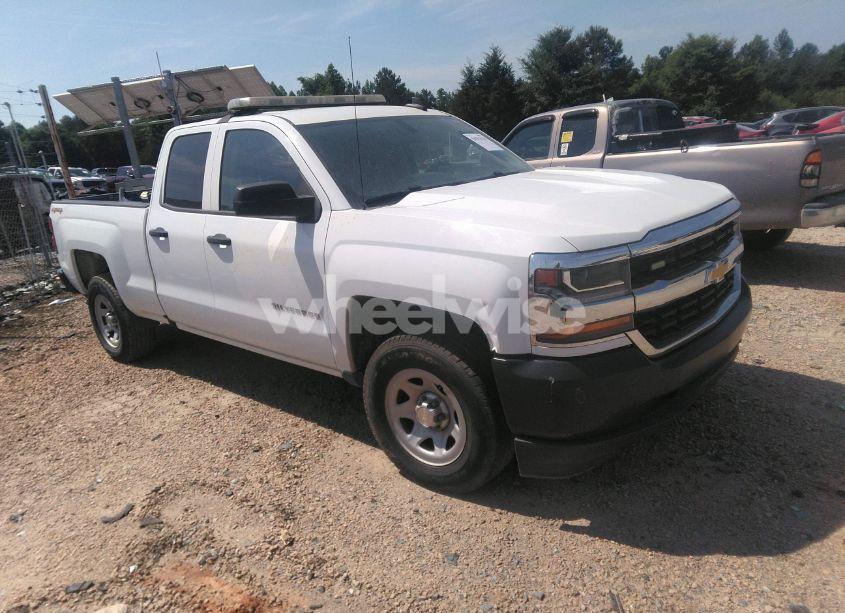 2017 Chevrolet Silverado 1500 WT (VIN 1GCVKNEH5HZ255472) main photo