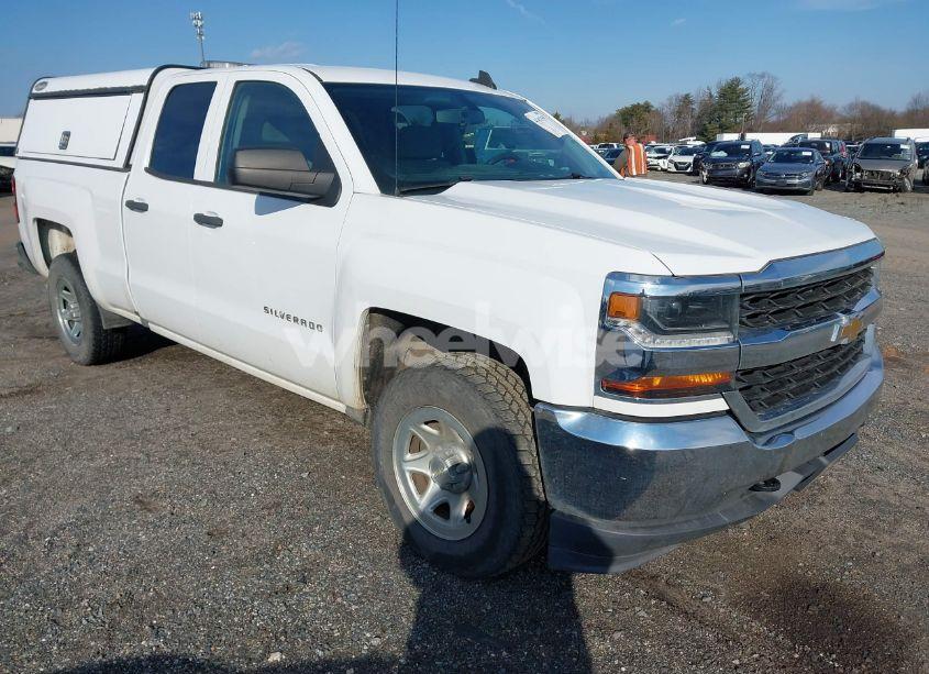 2017 Chevrolet Silverado 1500 LS (VIN 1GCVKNEH5HZ377457) main photo