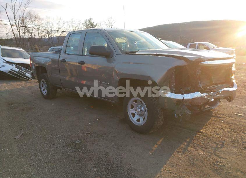 2017 Chevrolet Silverado 1500 WT (VIN 1GCVKNEH6HZ164324) main photo