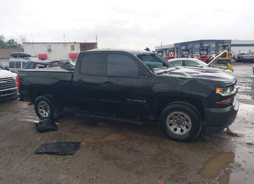 Photo 13 of 2018 Chevrolet Silverado 1500 WT (VIN 1GCVKNEH7JZ314950)