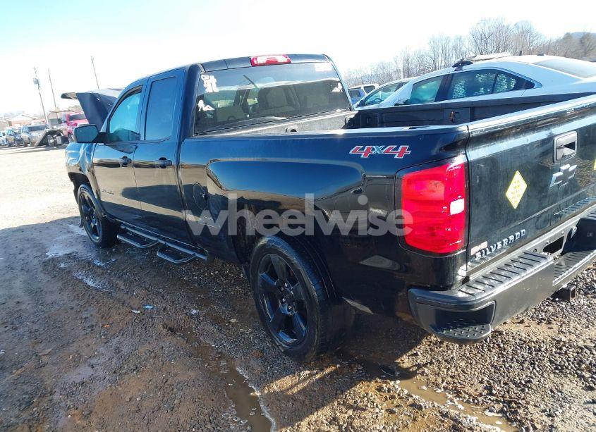Photo 3 of 2017 Chevrolet Silverado 1500 WT (VIN 1GCVKNEH9HZ117529)