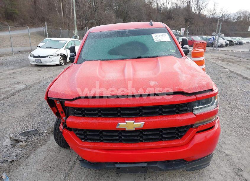 Photo 12 of 2018 Chevrolet Silverado 1500 CUSTOM (VIN 1GCVKPEC0JZ142938)