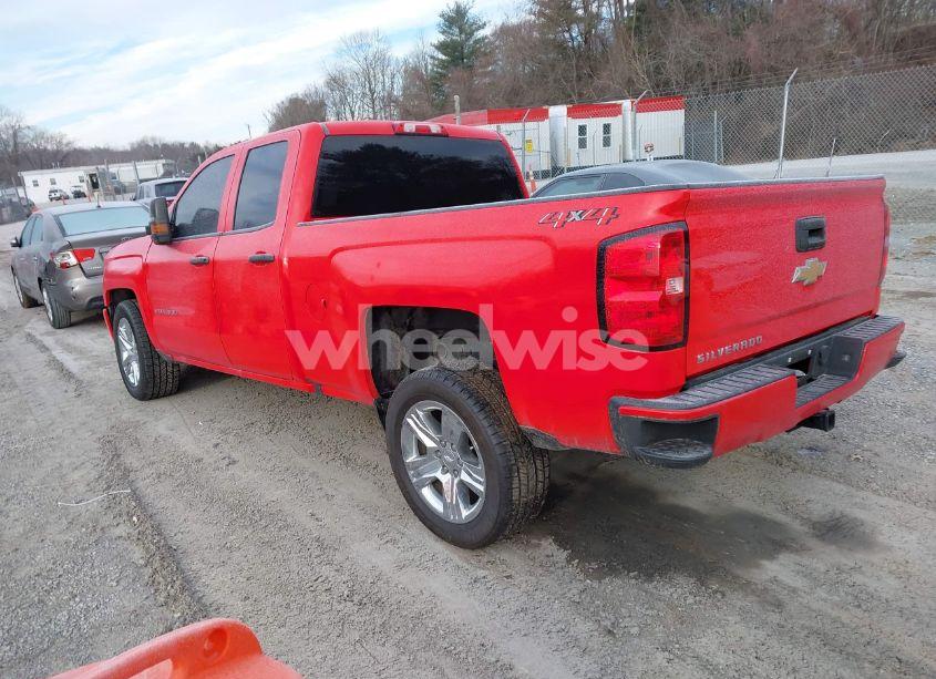 Photo 3 of 2018 Chevrolet Silverado 1500 CUSTOM (VIN 1GCVKPEC0JZ142938)