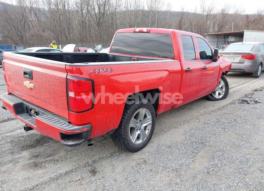 Photo 4 of 2018 Chevrolet Silverado 1500 CUSTOM (VIN 1GCVKPEC0JZ142938)