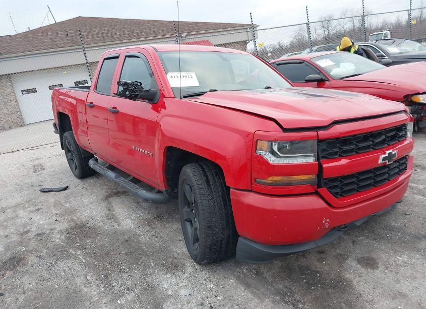 2018 Chevrolet Silverado 1500 CUSTOM (VIN 1GCVKPEC0JZ197034) main photo