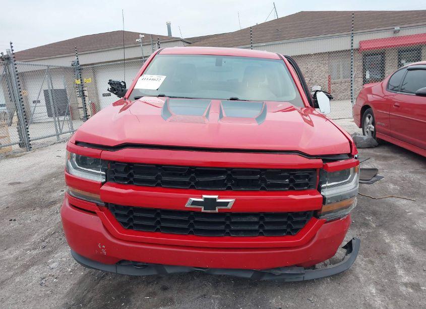 Photo 13 of 2018 Chevrolet Silverado 1500 CUSTOM (VIN 1GCVKPEC0JZ197034)