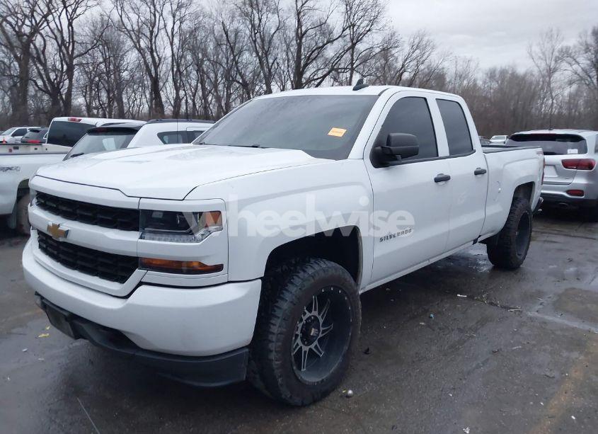 Photo 2 of 2018 Chevrolet Silverado 1500 CUSTOM (VIN 1GCVKPEC1JZ265390)