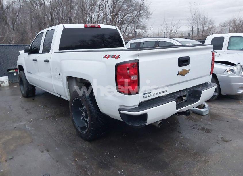 Photo 3 of 2018 Chevrolet Silverado 1500 CUSTOM (VIN 1GCVKPEC1JZ265390)