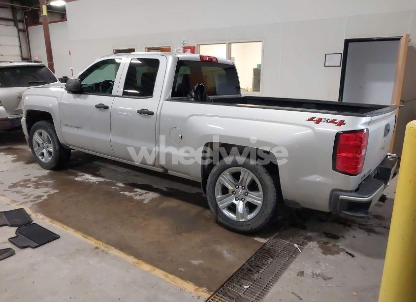 Photo 3 of 2018 Chevrolet Silverado 1500 CUSTOM (VIN 1GCVKPEC2JZ267410)