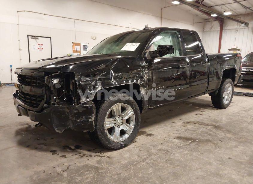 Photo 2 of 2018 Chevrolet Silverado 1500 CUSTOM (VIN 1GCVKPEC2JZ367846)